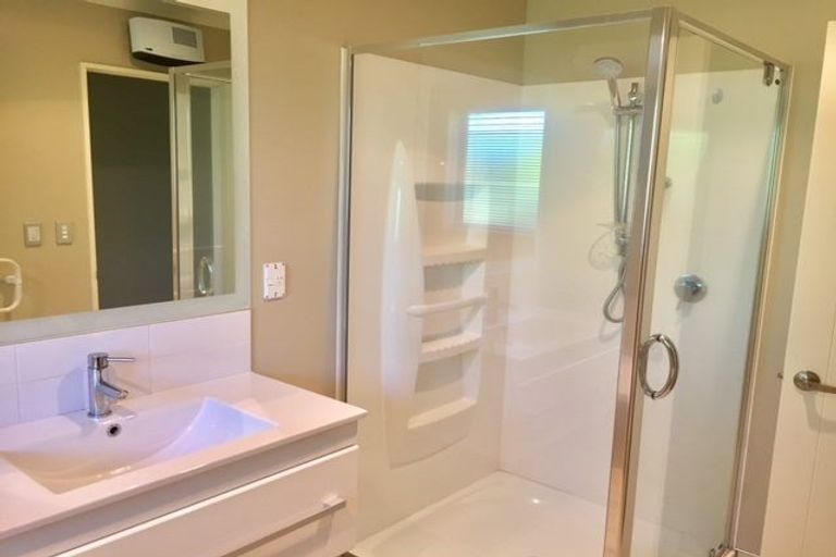 Photo of property in 19 Papaumu Green, Parklands, Christchurch, 8083