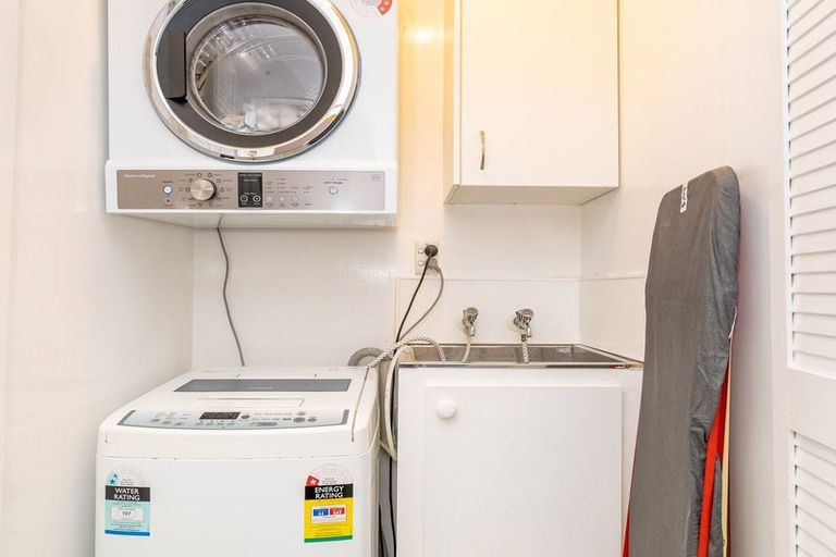 Photo of property in 6 Bernard Street, Kenmure, Dunedin, 9011