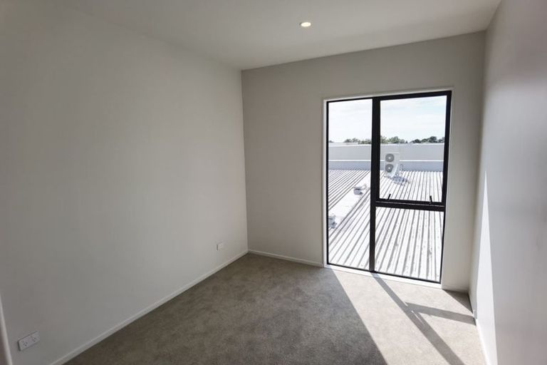 Photo of property in 12 Mina Way, Browns Bay, Auckland, 0630