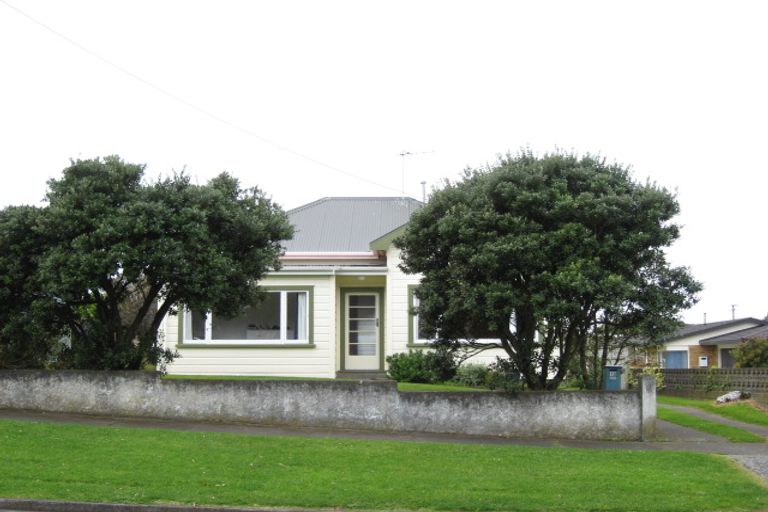 Photo of property in 15 Sackville Street, Fitzroy, New Plymouth, 4312