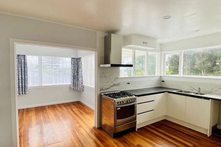 Photo of property in 85 Western Springs Road, Morningside, Auckland, 1022