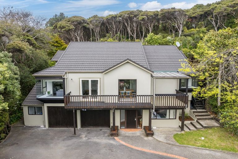 Photo of property in 5 Furneaux Grove, Whitby, Porirua, 5024