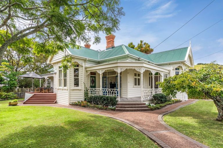 Photo of property in 5 Mozeley Avenue, Devonport, Auckland, 0624