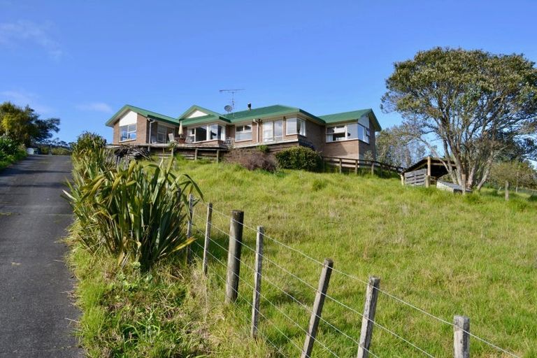 Photo of property in 74 Tarrant Road, Helensville, 0875