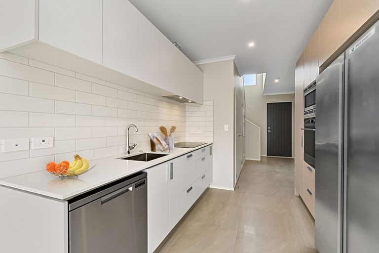 Photo of property in 40 Vincent Mcgrath Crescent, Swanson, Auckland, 0614