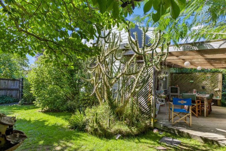 Photo of property in 2/36 Gosford Drive, Botany Downs, Auckland, 2010