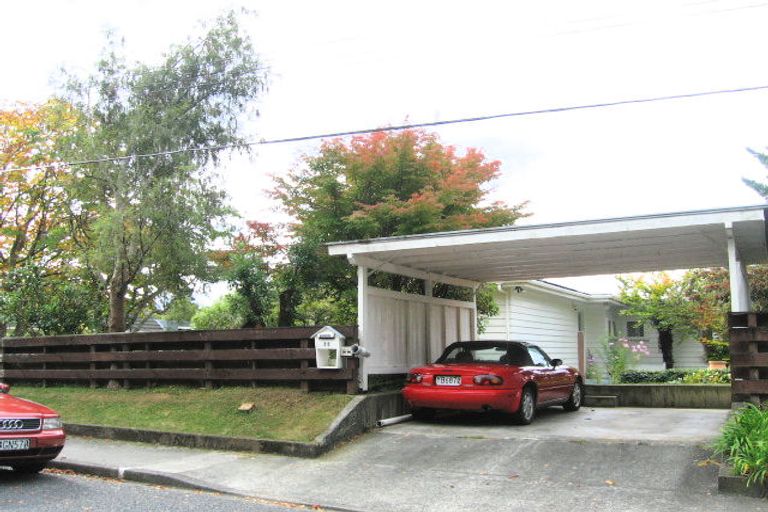 Photo of property in 33 Jocelyn Crescent, Pinehaven, Upper Hutt, 5019