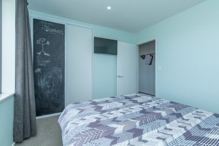 Photo of property in 18 Whitcombe Place, Darfield, 7571