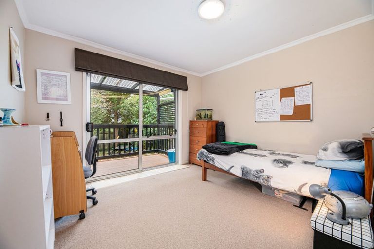 Photo of property in 1/22 Wirihana Road, Titirangi, Auckland, 0604