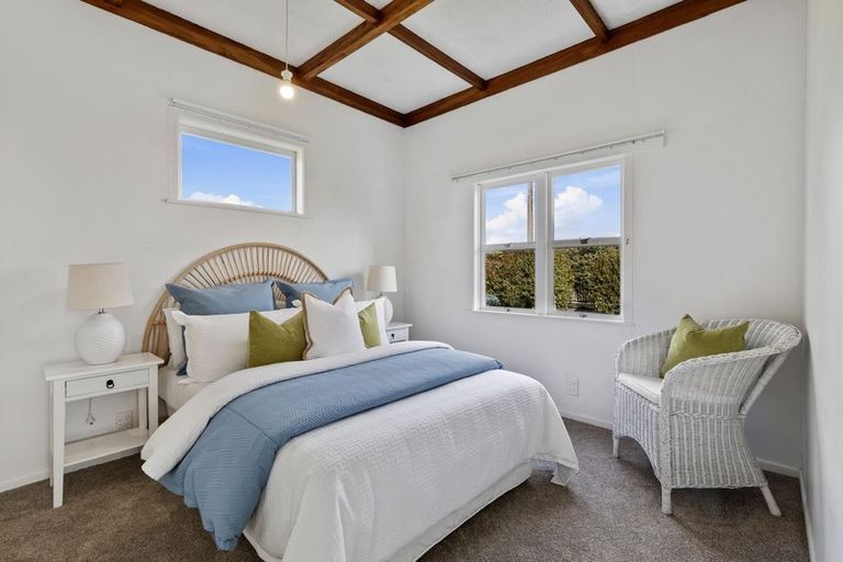 Photo of property in 2/165a Colwill Road, Massey, Auckland, 0614