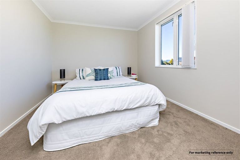 Photo of property in 17 Warbler Crescent, Papakura, 2110