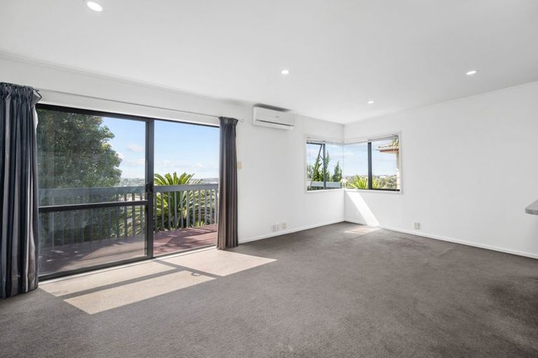 Photo of property in 3/52 Agincourt Street, Glenfield, Auckland, 0629