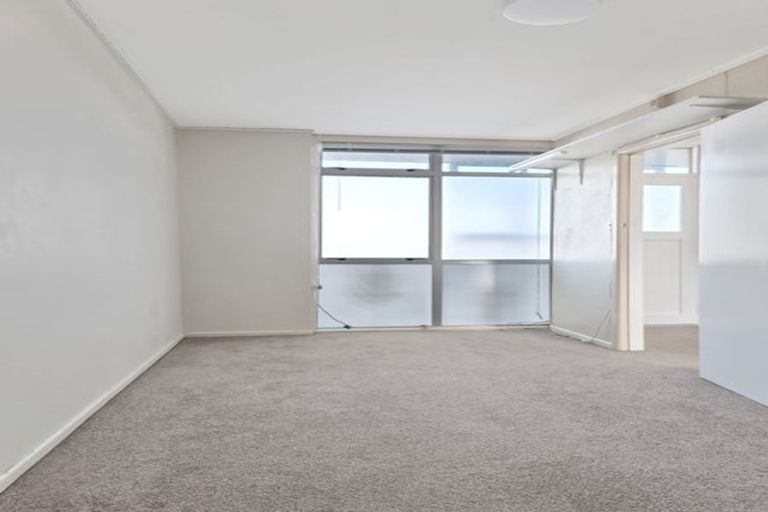 Photo of property in 23 Rangitane Street, Maupuia, Wellington, 6022
