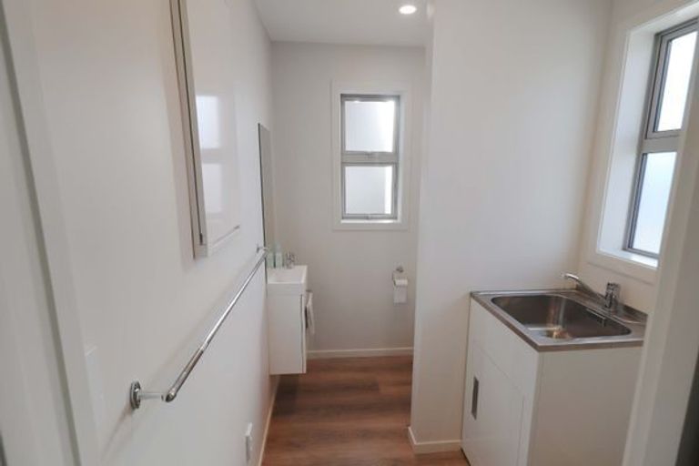 Photo of property in 1119e High Street, Taita, Lower Hutt, 5011