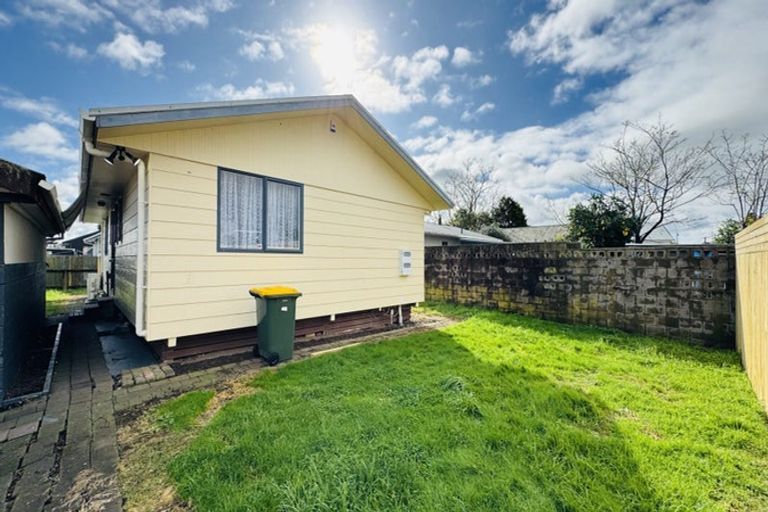 Photo of property in 47a Sutton Crescent, Papakura, 2110