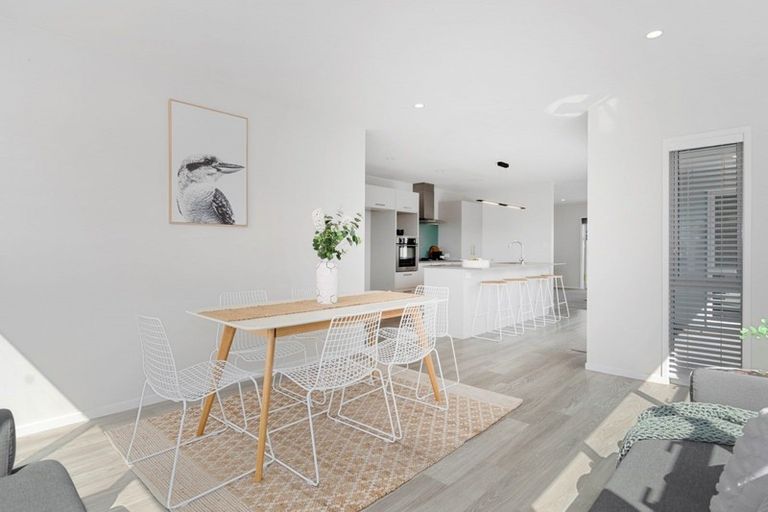 Photo of property in 90 Dunkeld Drive, Papamoa, 3118