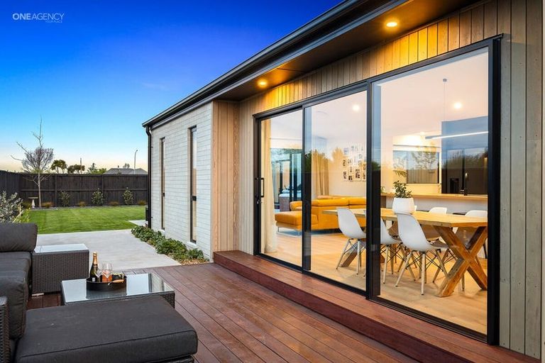 Photo of property in 12 Oakville Close, Rangiora, 7400