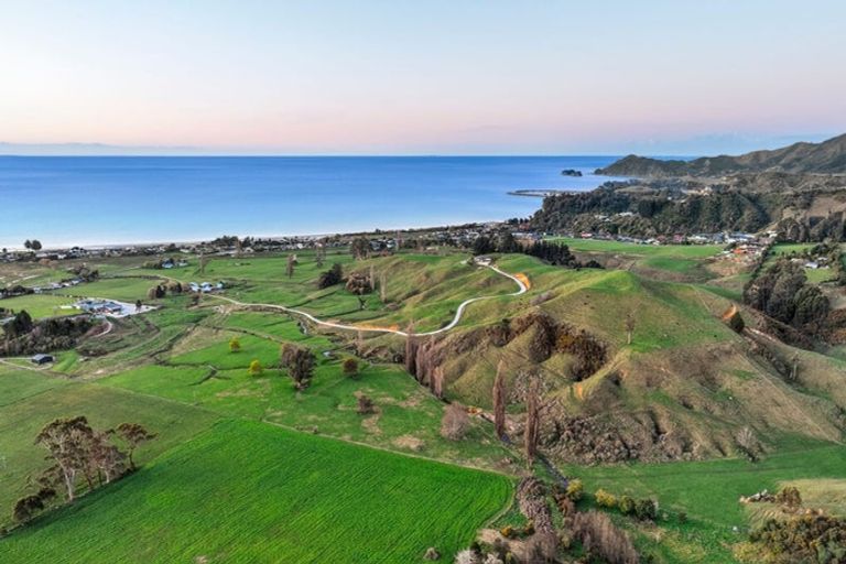 Photo of property in 706 Abel Tasman Drive, Clifton, Takaka, 7183