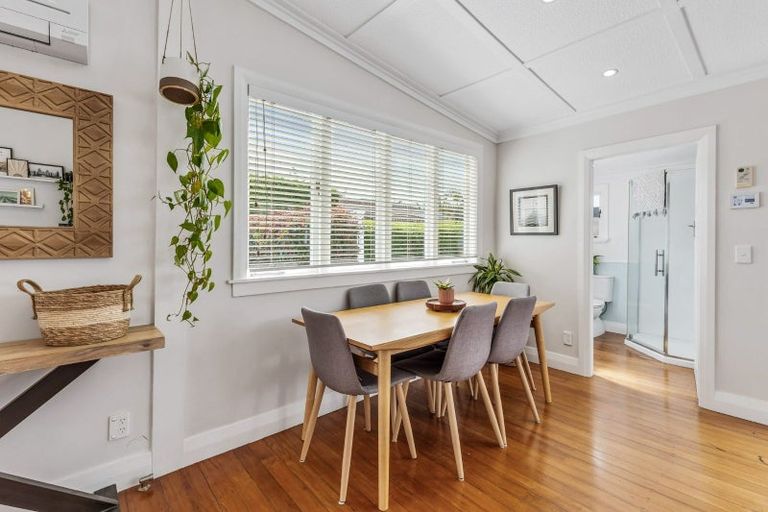 Photo of property in 2/221 Onewa Road, Birkenhead, Auckland, 0626