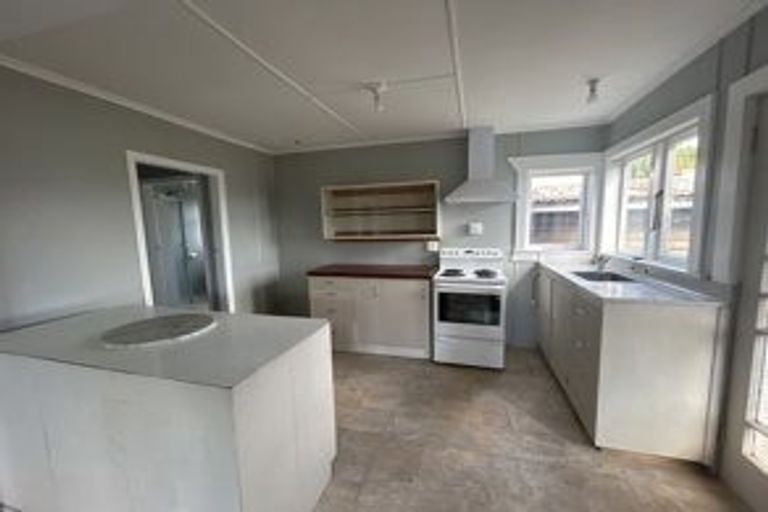 Photo of property in 31 Robinson Avenue, Holdens Bay, Rotorua, 3010