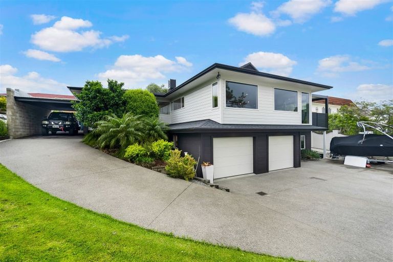 Photo of property in 22 Tercel Place, Sunnyhills, Auckland, 2010