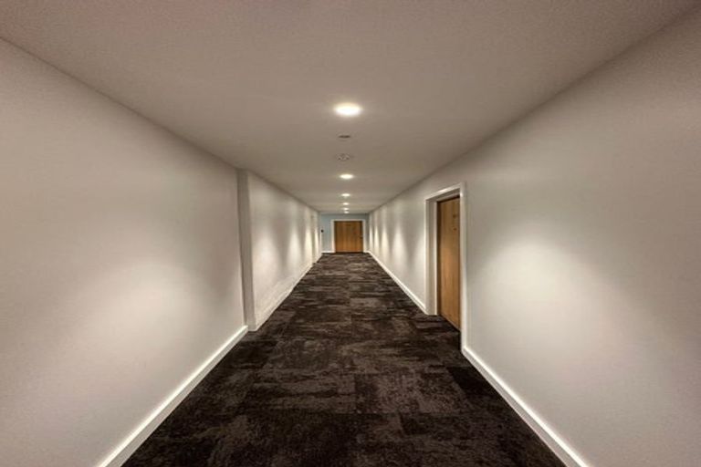 Photo of property in Unit 106,l1, 106/14 Laings Road, Hutt Central, Lower Hutt, 5010