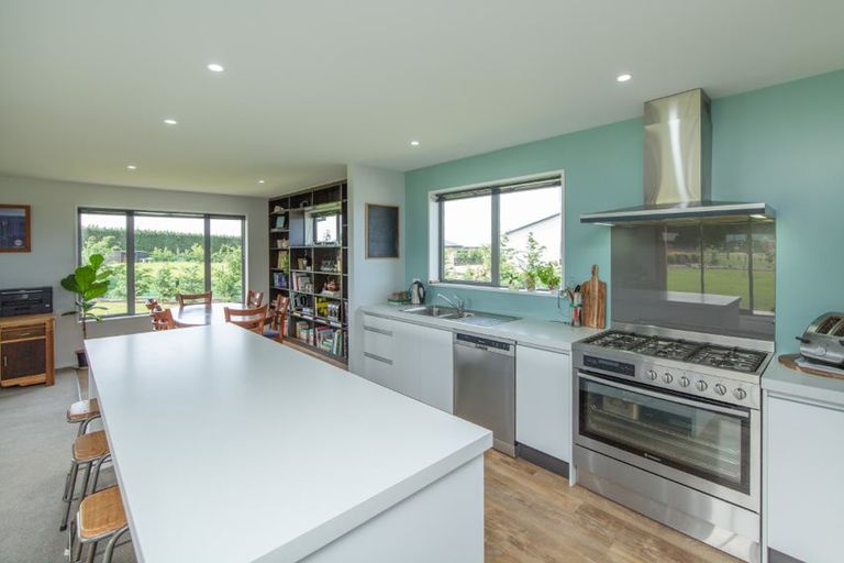 Photo of property in 18 Whitcombe Place, Darfield, 7571