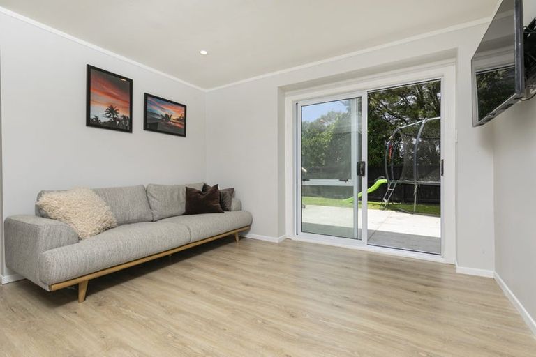 Photo of property in 107 Oreil Avenue, West Harbour, Auckland, 0618