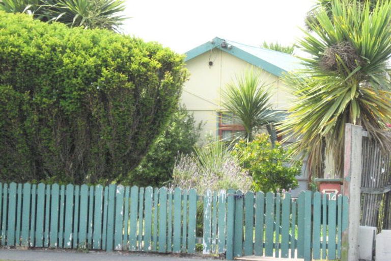 Photo of property in 14 Cradock Street, South New Brighton, Christchurch, 8062