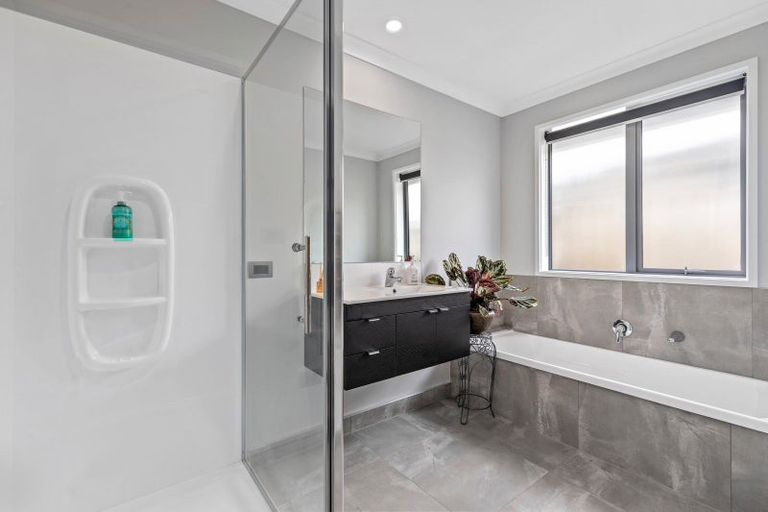 Photo of property in 67 Awatira Drive, Papamoa Beach, Papamoa, 3118