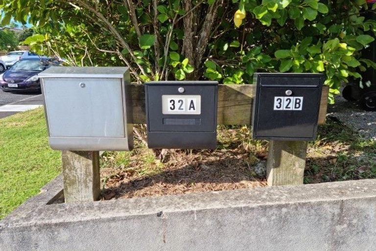 Photo of property in 32 Lewis Road, Pakuranga, Auckland, 2010