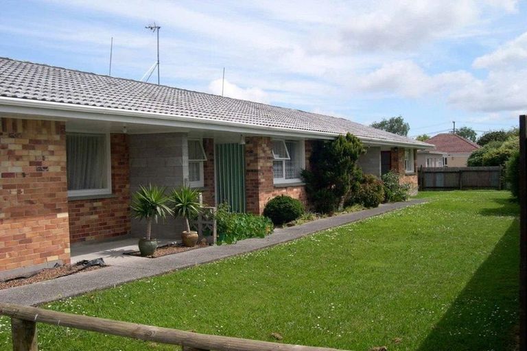 Photo of property in 22 Overton Road, Papatoetoe, Auckland, 2025
