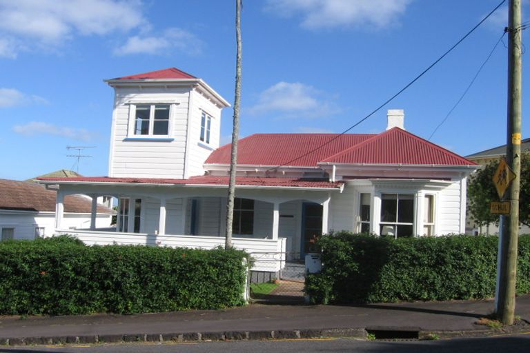 Photo of property in 8 St Aubyn Street, Devonport, Auckland, 0624