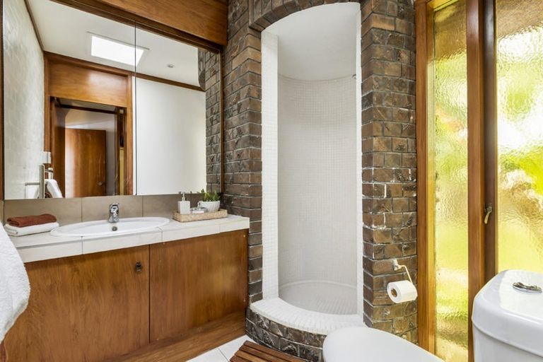 Photo of property in 4 Terrylyn Drive, Hillcrest, Auckland, 0627