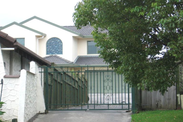 Photo of property in 31 Miltonia Avenue, Te Atatu South, Auckland, 0610