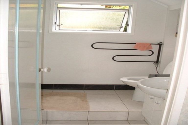 Photo of property in 35 Melandra Road, Stanmore Bay, Whangaparaoa, 0932