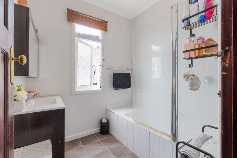 Photo of property in 21a Shamrock Street, Takaro, Palmerston North, 4412