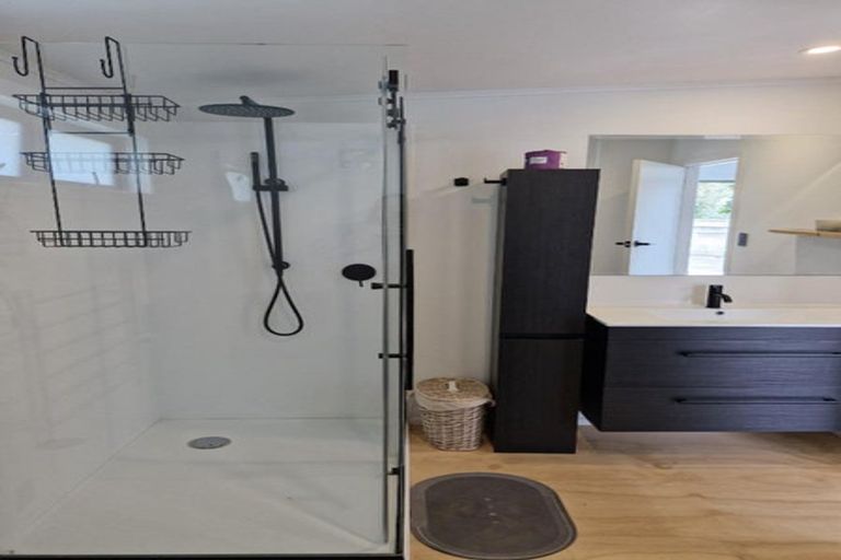 Photo of property in 11a Catherine Crescent, Moturoa, New Plymouth, 4310