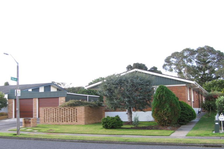 Photo of property in 16 Whiteacres Drive, Sunnyhills, Auckland, 2010