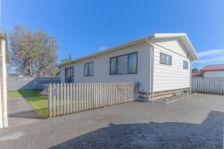 Photo of property in 49a Thatcher Street, Castlecliff, Whanganui, 4501