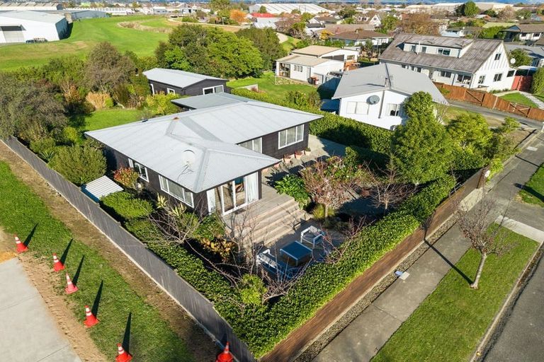 Photo of property in 41 Rosedale Crescent, Cloverlea, Palmerston North, 4412