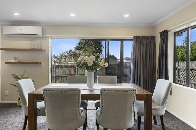 Photo of property in 15a Marchant Place, Westown, New Plymouth, 4310