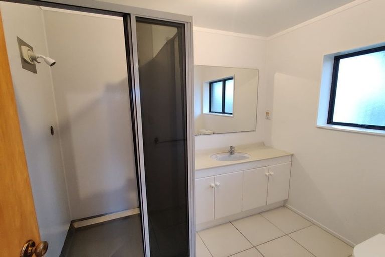 Photo of property in 92 Aviemore Drive, Highland Park, Auckland, 2010