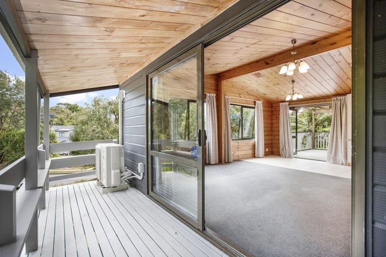 Photo of property in 99 Wirihana Road, Titirangi, Auckland, 0604