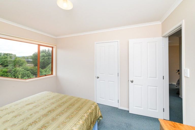 Photo of property in 12 Silkwood Place, Fitzherbert, Palmerston North, 4410