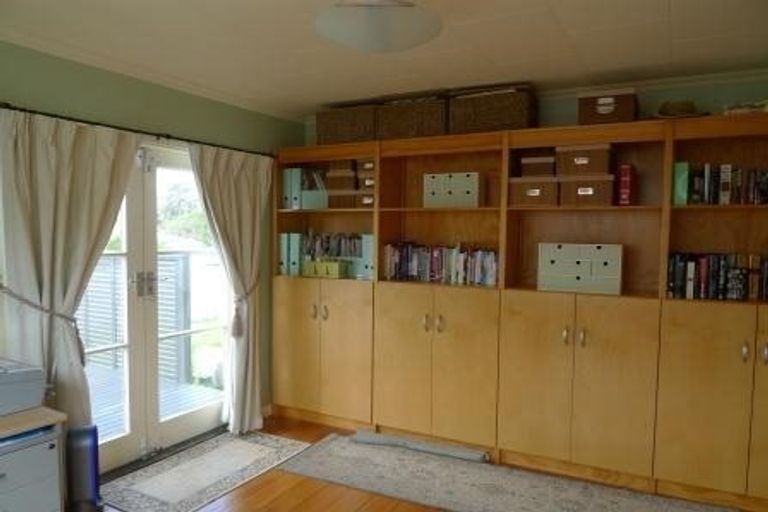 Photo of property in 3 Monowai Road, Johnsonville, Wellington, 6037