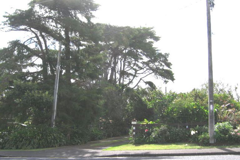 Photo of property in 1/40 Sunnynook Road, Sunnynook, Auckland, 0620