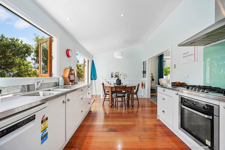 Photo of property in 12 Danube Street, Island Bay, Wellington, 6023