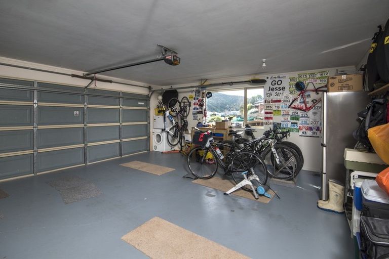 Photo of property in 24 Admiralty Place, Waikawa, Picton, 7220