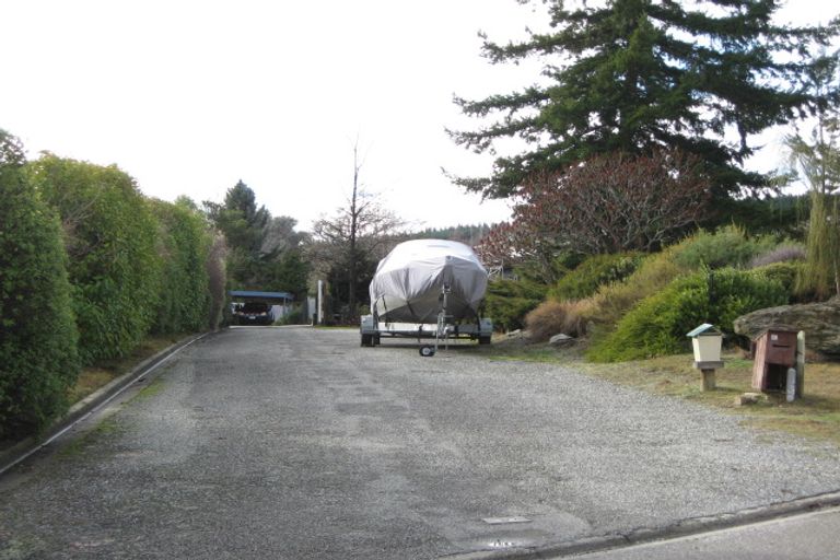 Photo of property in 16 Rimu Lane, Wanaka, 9305